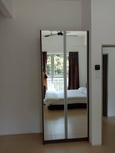 zarena somersquare aprt goldenhills pasar malam