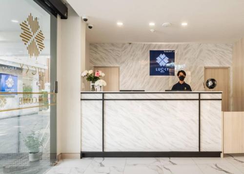 lucky hotel bangkok sukhumvit 26