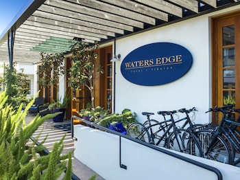 waters edge hotel