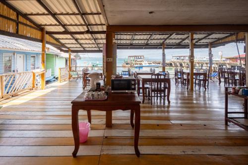 kohchang baanrimtalay resort