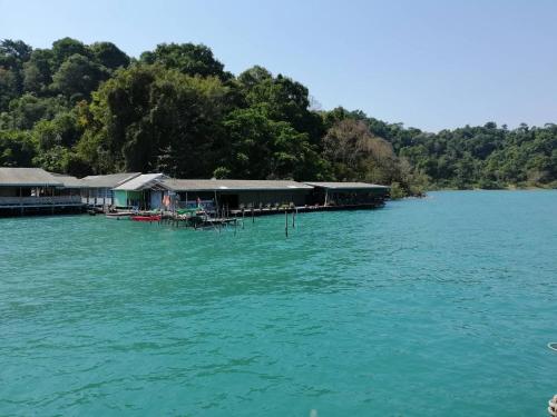 kohchang baanrimtalay resort