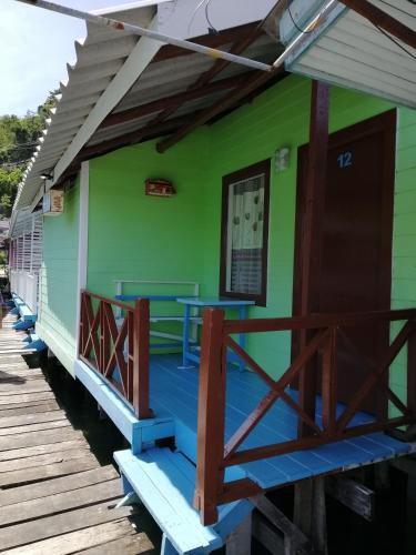 kohchang baanrimtalay resort