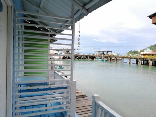 kohchang baanrimtalay resort
