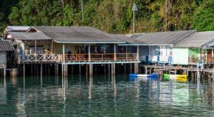 kohchang baanrimtalay resort