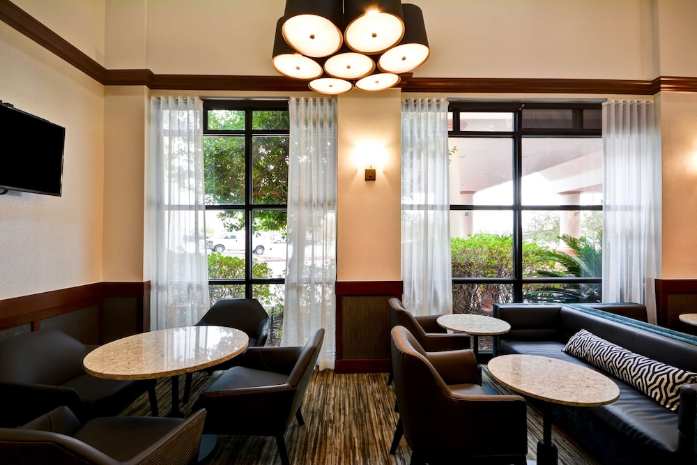hyatt place baton rouge i 10