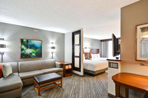 hyatt place baton rouge i 10