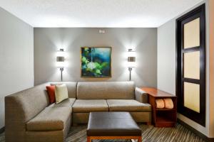 hyatt place baton rouge i 10