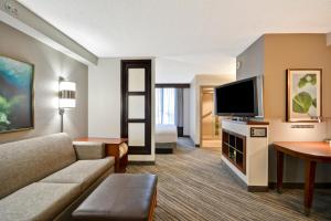 hyatt place baton rouge i 10