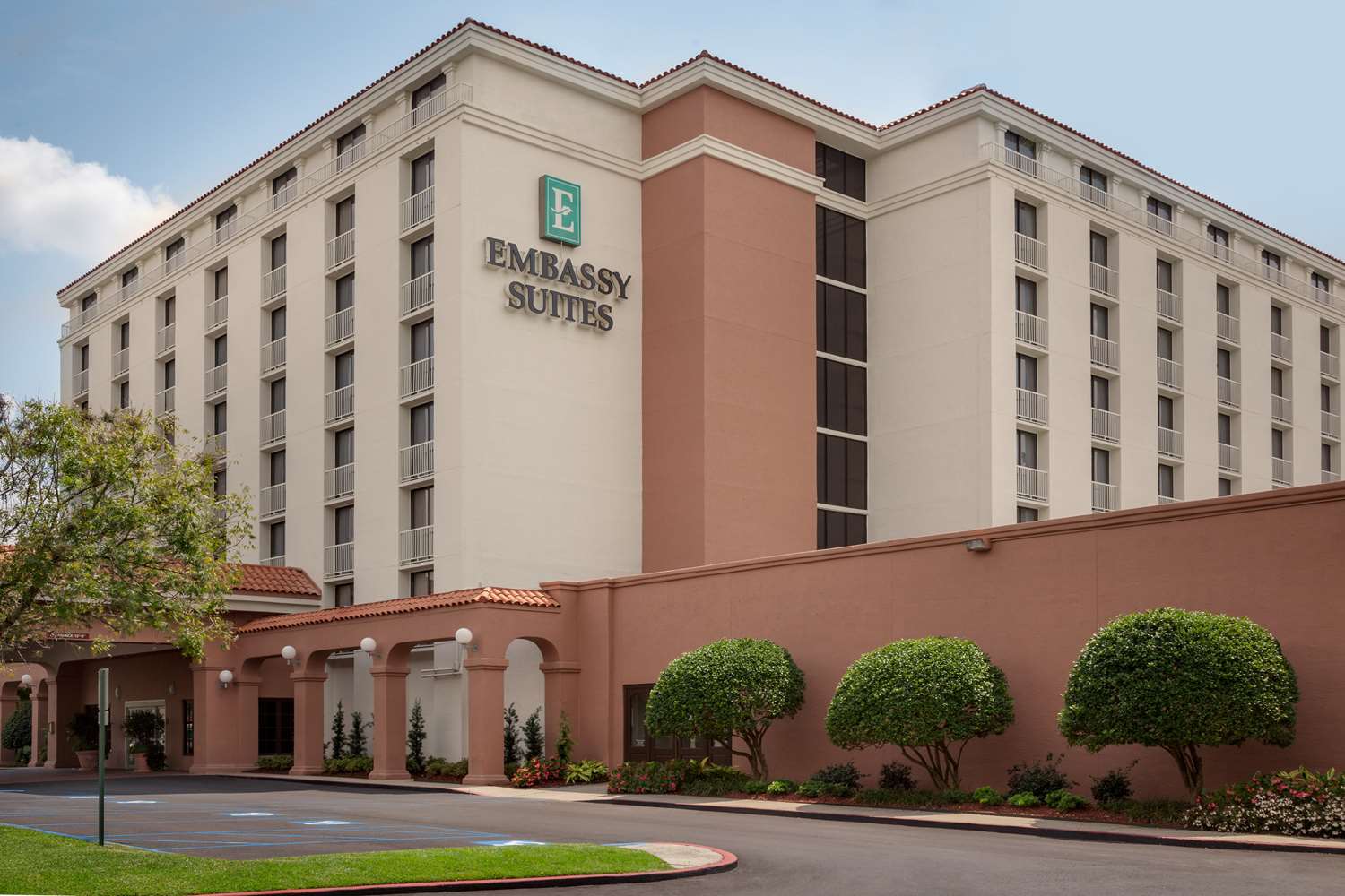 embassy suites hotel baton rouge