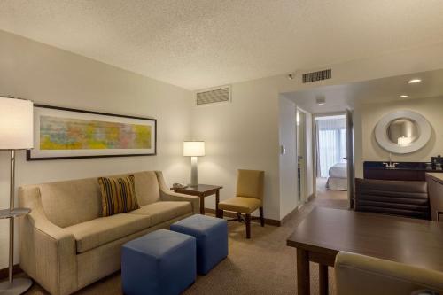 embassy suites hotel baton rouge