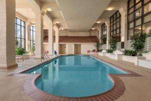 Embassy Suites Hotel Baton Rouge,East Baton Rouge Parish>>Baton Rouge,4 star