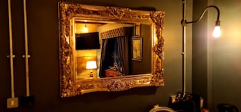 the waterside bar rooms and restaurant