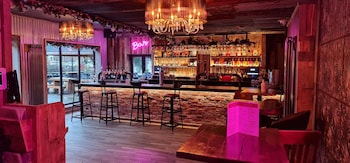 the waterside bar rooms and restaurant