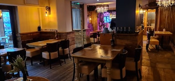 the waterside bar rooms and restaurant