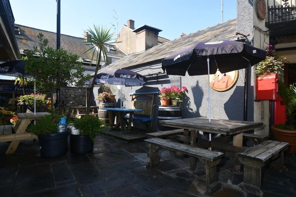 tenby house