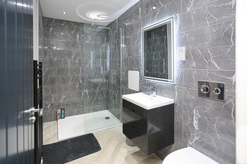 no1 luxury service apartments