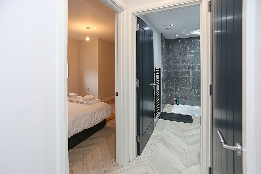 no1 luxury service apartments