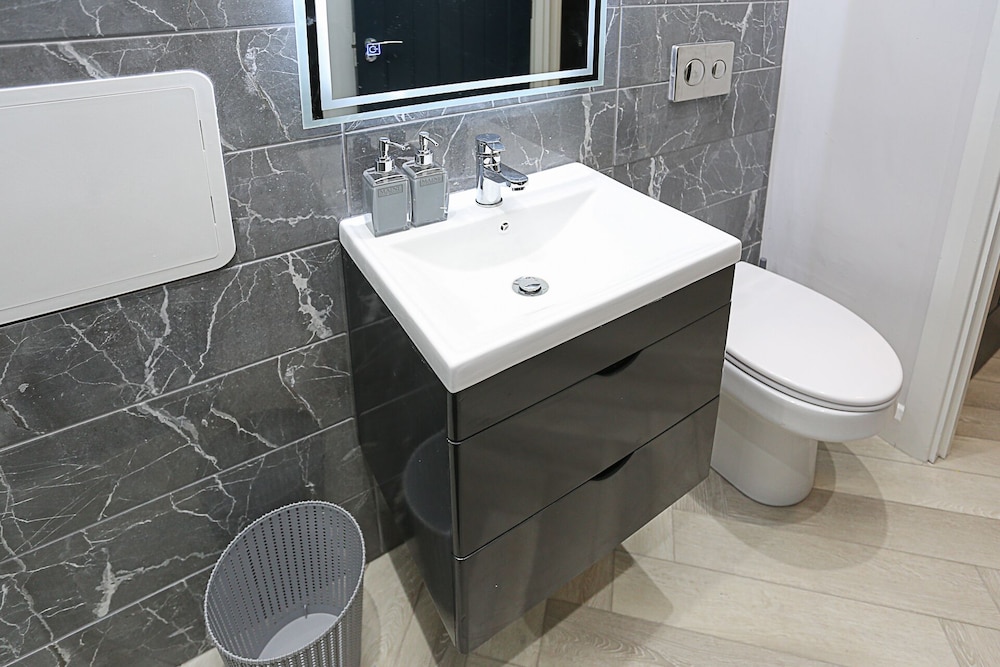 no1 luxury service apartments
