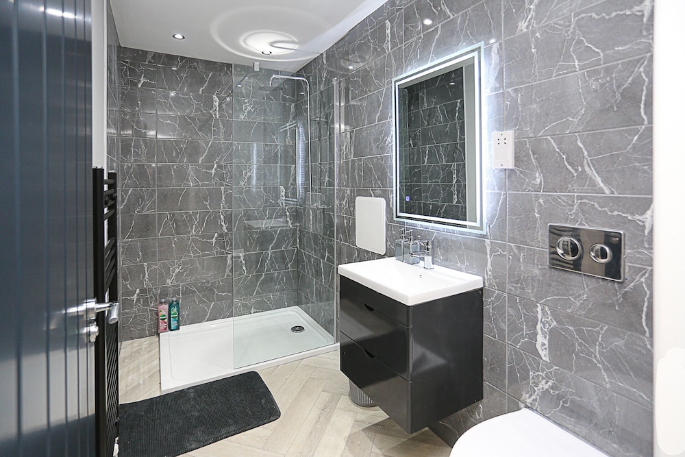 no1 luxury service apartments