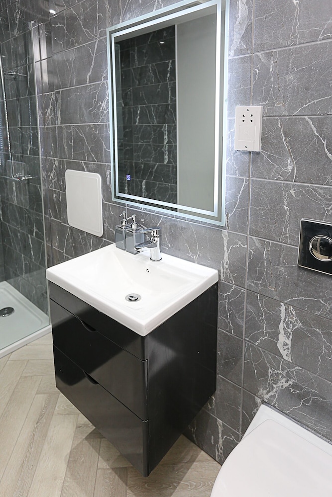 no1 luxury service apartments
