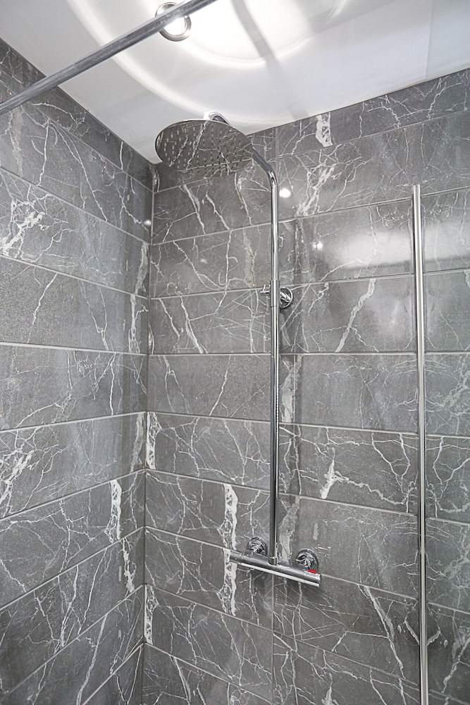no1 luxury service apartments