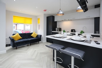no1 luxury service apartments