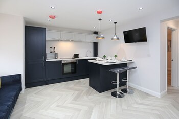 no1 luxury service apartments