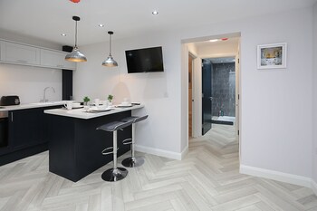 no1 luxury service apartments