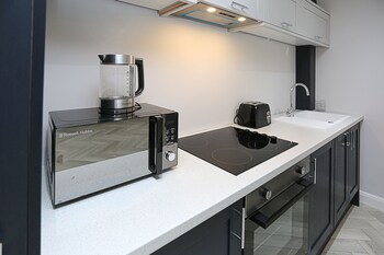no1 luxury service apartments