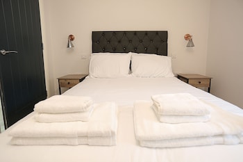 no1 luxury service apartments