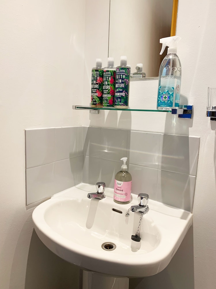 orchard house lodges by ecohuman