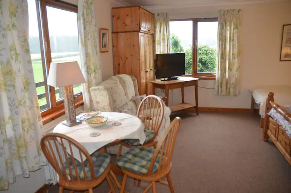 orchard house lodges by ecohuman