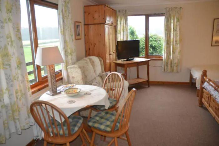 orchard house lodges by ecohuman