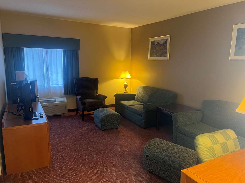 all seasons inn and suites