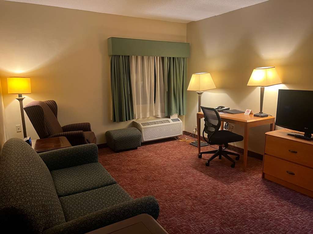 all seasons inn and suites