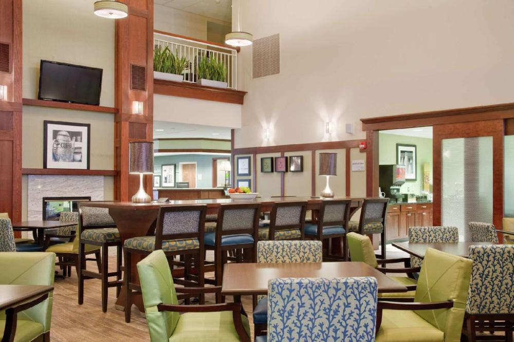 hampton inn and suites providence warwick airport