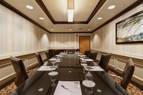 holiday inn express hotel and suites warwick providence arpt by ihg