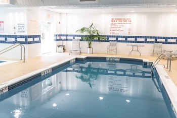 Holiday Inn Express Hotel & Suites Warwick-Providence (Arpt) By Ihg,Providence County>>Providence,3 star