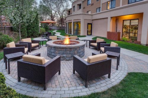 courtyard by marriott providence warwick