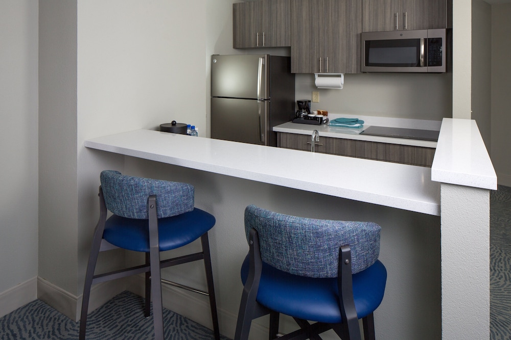 crowne plaza melbourne oceanfront by ihg