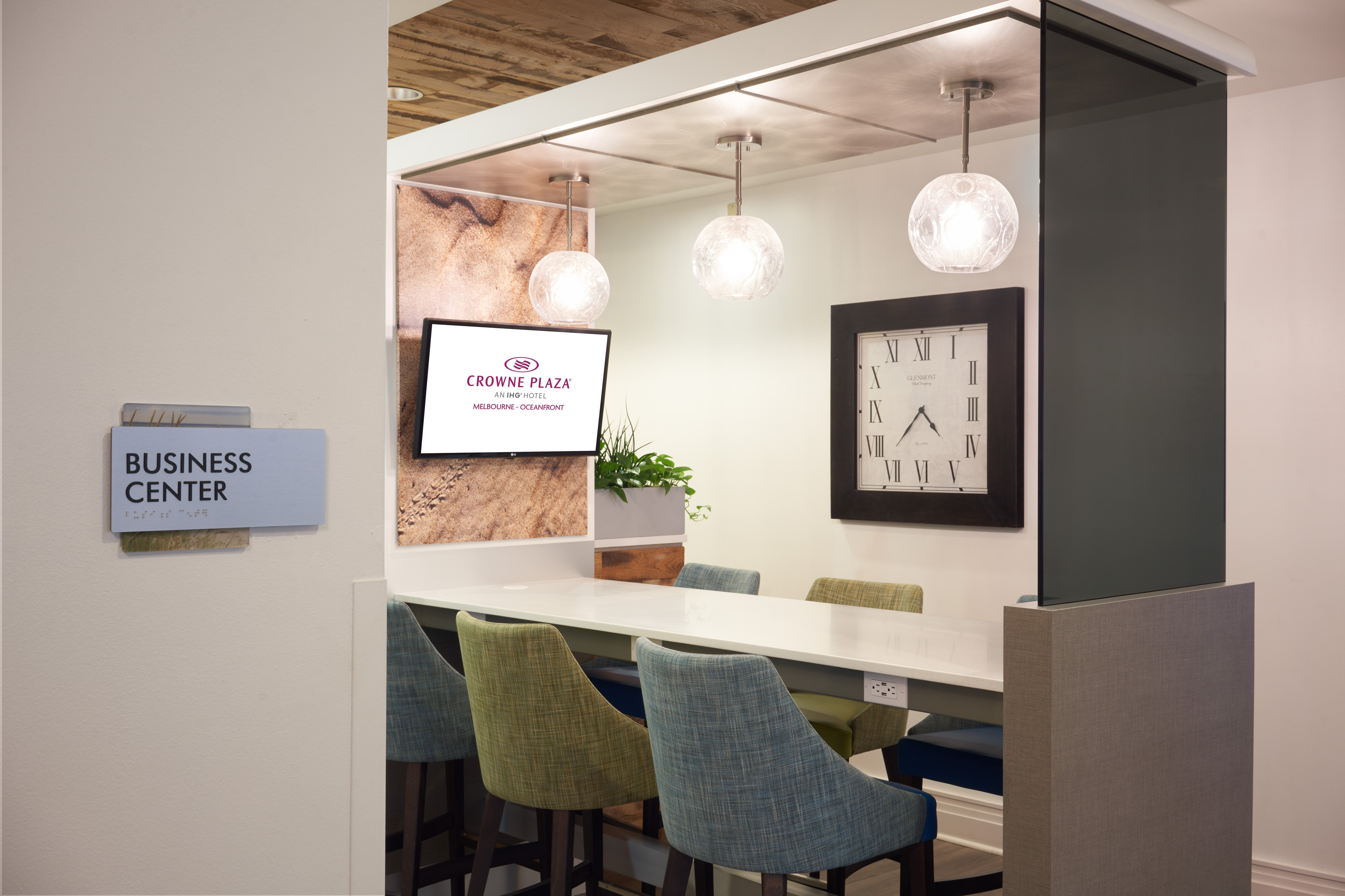 crowne plaza melbourne oceanfront by ihg
