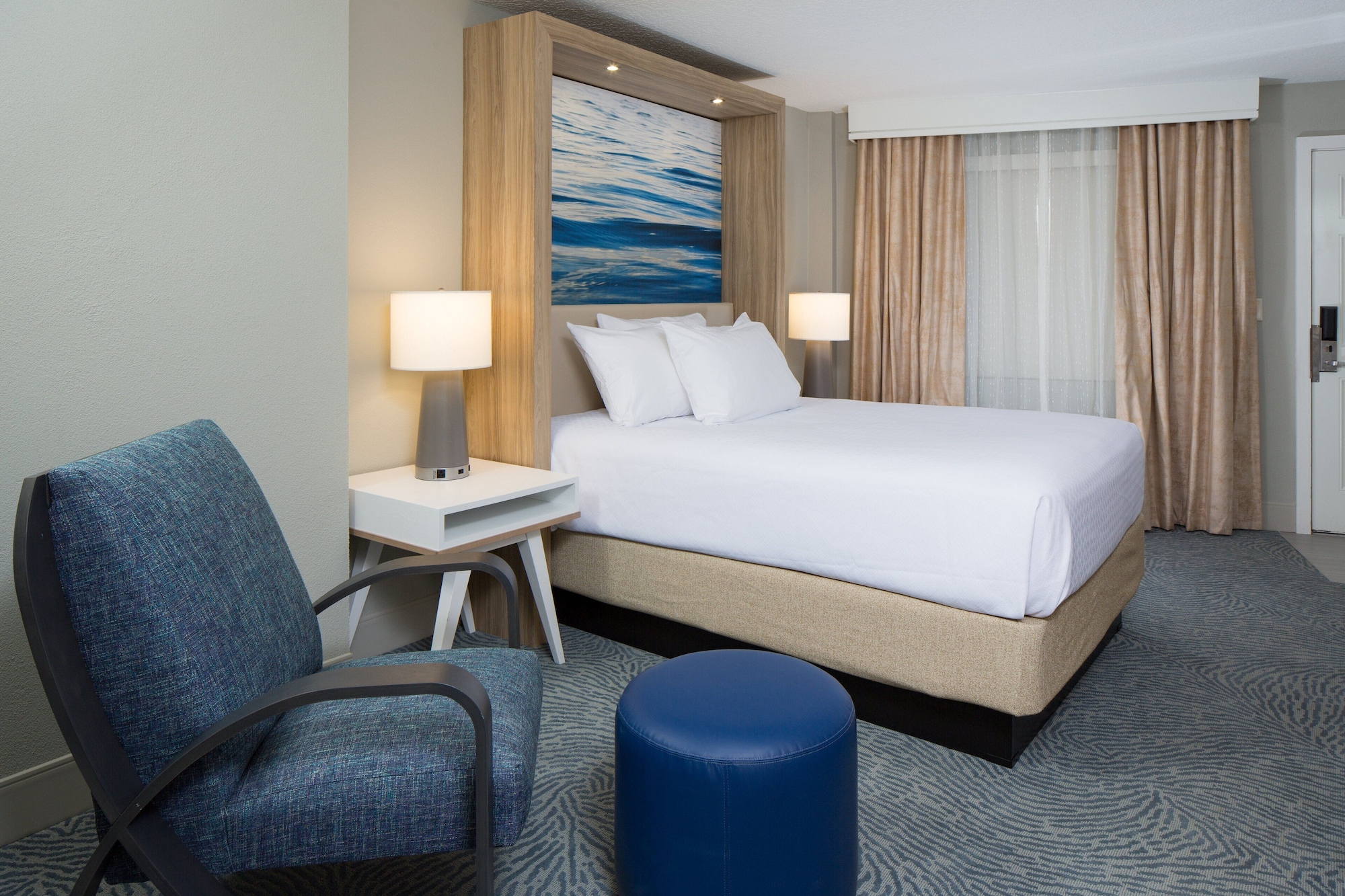 crowne plaza melbourne oceanfront by ihg