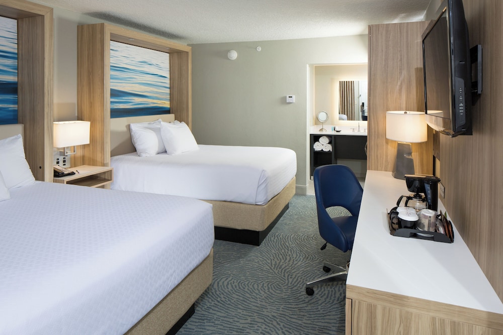 crowne plaza melbourne oceanfront by ihg