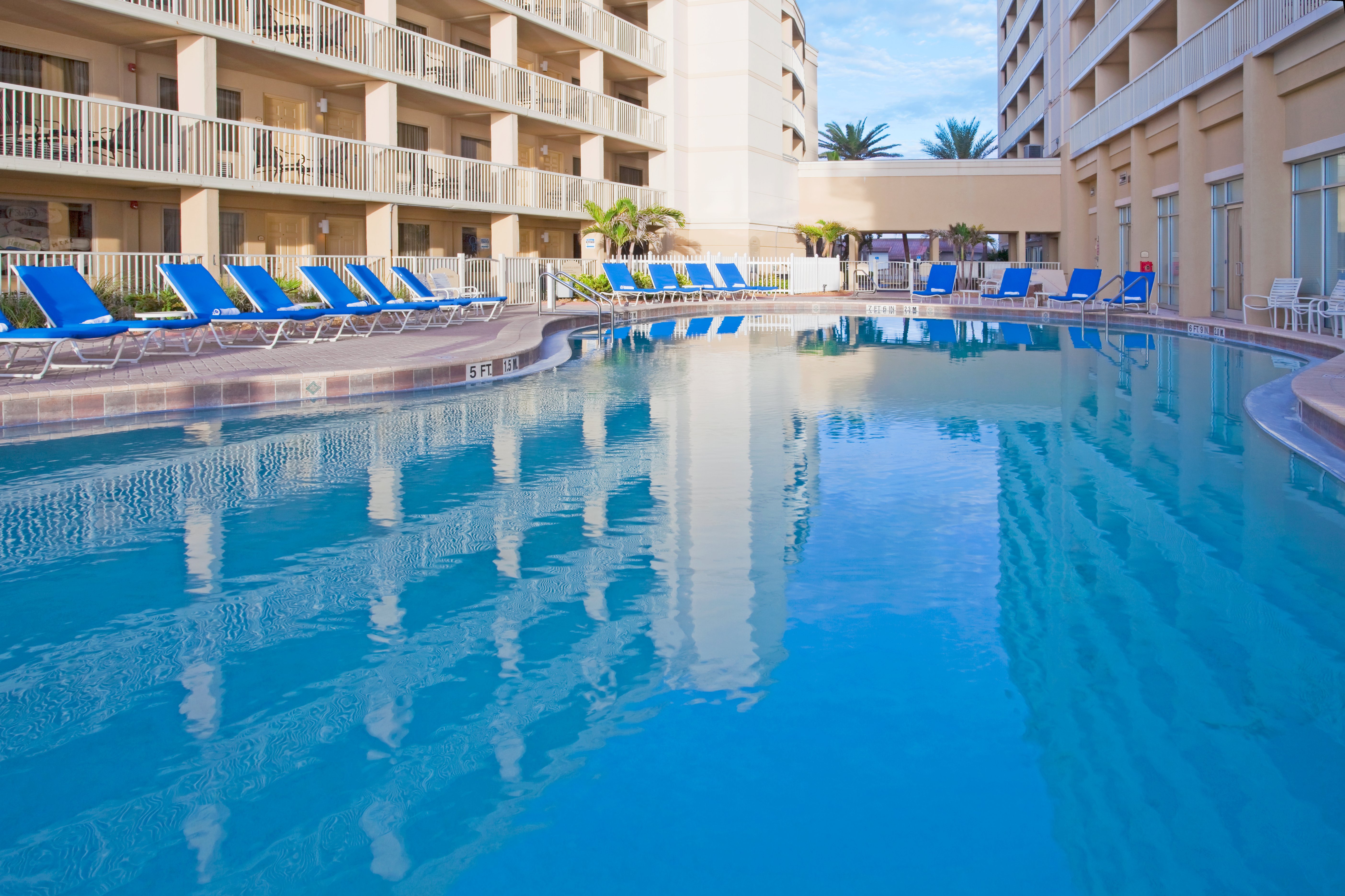 crowne plaza melbourne oceanfront by ihg