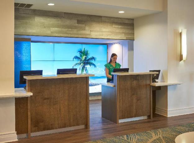 crowne plaza melbourne oceanfront by ihg