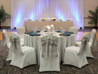 crowne plaza melbourne oceanfront by ihg