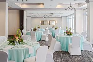 crowne plaza melbourne oceanfront by ihg