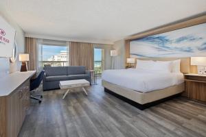 crowne plaza melbourne oceanfront by ihg