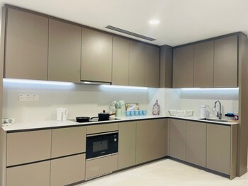 eaton serviced suite klcc