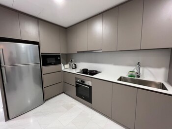 eaton serviced suite klcc